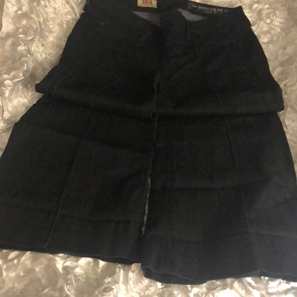 Flare bottom M jeans - Picture 2 of 4